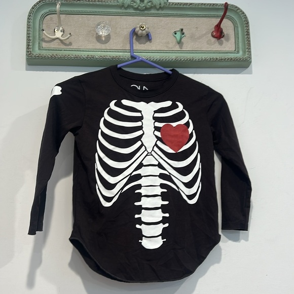 Chaser Black Skeleton w red heart graphic Long Sleeve Tee size 6 kids new - Picture 8 of 8
